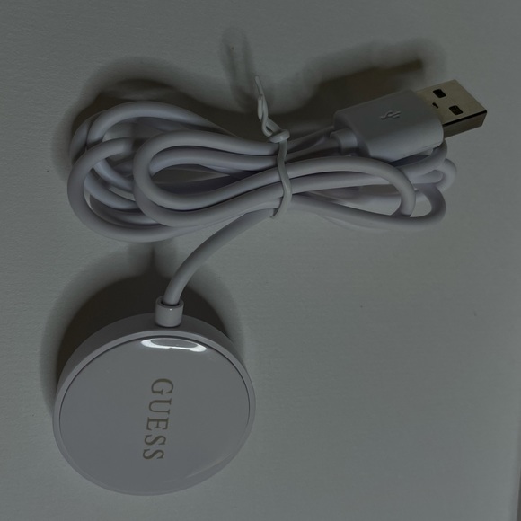 Woman’s Guess Connect watch - Picture 2 of 2